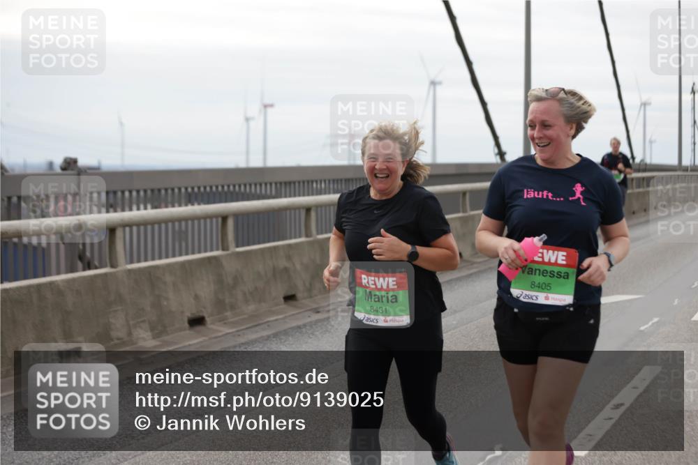 03.10.2025 - Köhlbrandbrückenlauf Jannik Wohlers http://msf.ph/oto/9139025 03.10.2025 16:09:36 Position 1 8431, 8405 meine-sportfotos.de
