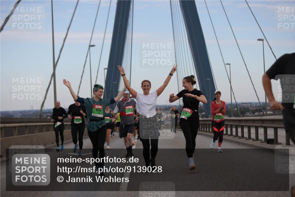 03.10.2025 - Köhlbrandbrückenlauf Jannik Wohlers http://msf.ph/oto/9139028 03.10.2025 15:29:34 Position 1 7716 meine-sportfotos.de