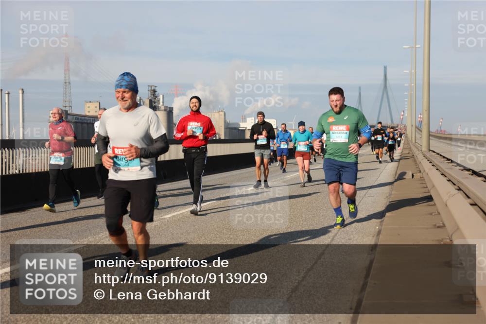 03.10.2025 - Köhlbrandbrückenlauf Lena Gebhardt http://msf.ph/oto/9139029 03.10.2025 09:56:43 Position 2 2044, 1213 meine-sportfotos.de