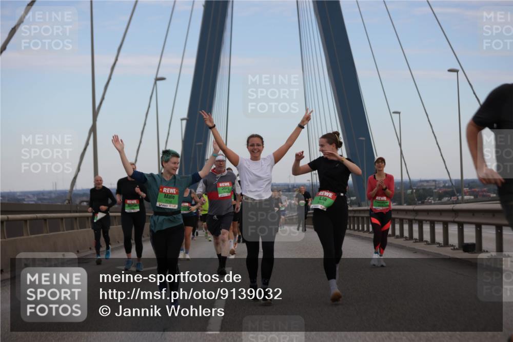 03.10.2025 - Köhlbrandbrückenlauf Jannik Wohlers http://msf.ph/oto/9139032 03.10.2025 15:29:34 Position 1 7716, 9015 meine-sportfotos.de