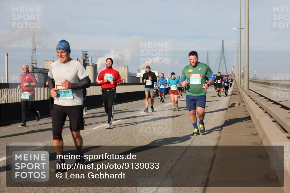 03.10.2025 - Köhlbrandbrückenlauf Lena Gebhardt http://msf.ph/oto/9139033 03.10.2025 09:56:43 Position 2 1213 meine-sportfotos.de