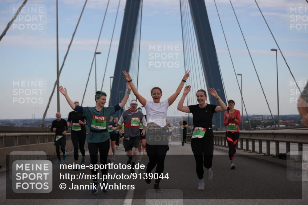 03.10.2025 - Köhlbrandbrückenlauf Jannik Wohlers http://msf.ph/oto/9139044 03.10.2025 15:29:34 Position 1 7716, 9015 meine-sportfotos.de