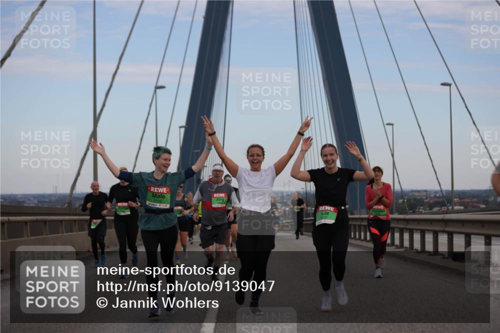03.10.2025 - Köhlbrandbrückenlauf Jannik Wohlers http://msf.ph/oto/9139047 03.10.2025 15:29:34 Position 1 7716, 9015 meine-sportfotos.de