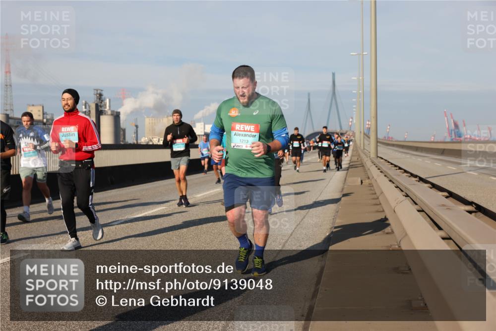 03.10.2025 - Köhlbrandbrückenlauf Lena Gebhardt http://msf.ph/oto/9139048 03.10.2025 09:56:44 Position 2 1213 meine-sportfotos.de