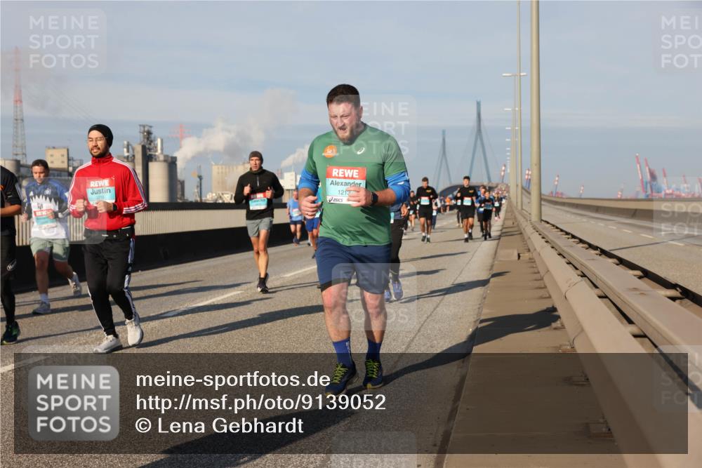 03.10.2025 - Köhlbrandbrückenlauf Lena Gebhardt http://msf.ph/oto/9139052 03.10.2025 09:56:44 Position 2 1213 meine-sportfotos.de