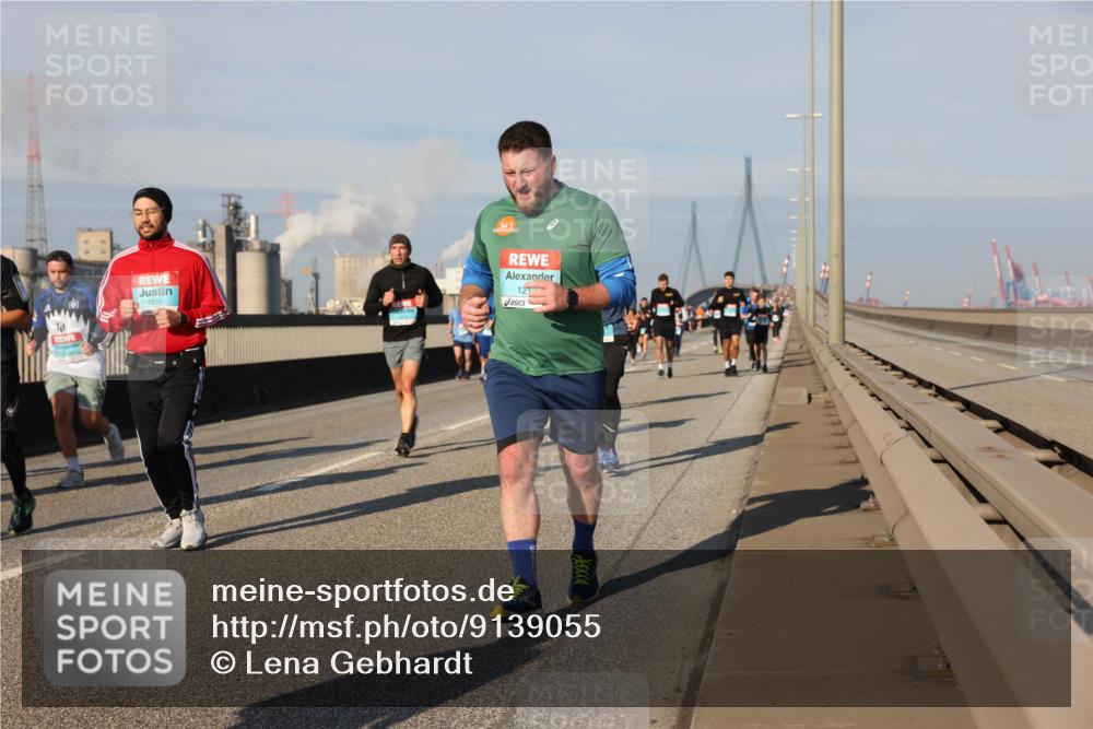 03.10.2025 - Köhlbrandbrückenlauf Lena Gebhardt http://msf.ph/oto/9139055 03.10.2025 09:56:44 Position 2 2, 3216, 12 meine-sportfotos.de