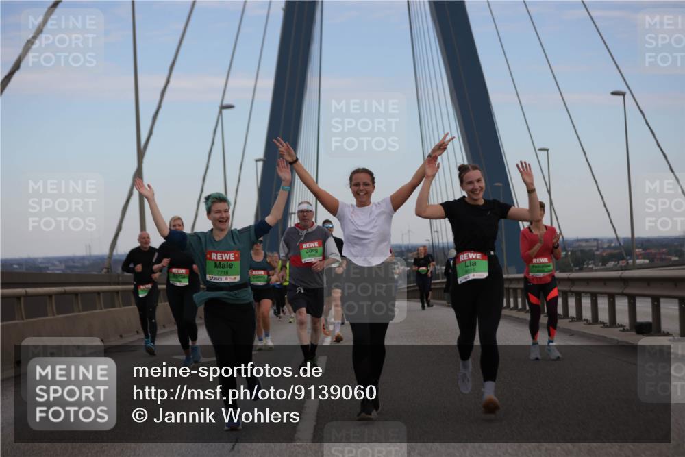 03.10.2025 - Köhlbrandbrückenlauf Jannik Wohlers http://msf.ph/oto/9139060 03.10.2025 15:29:34 Position 1 7716, 9015 meine-sportfotos.de