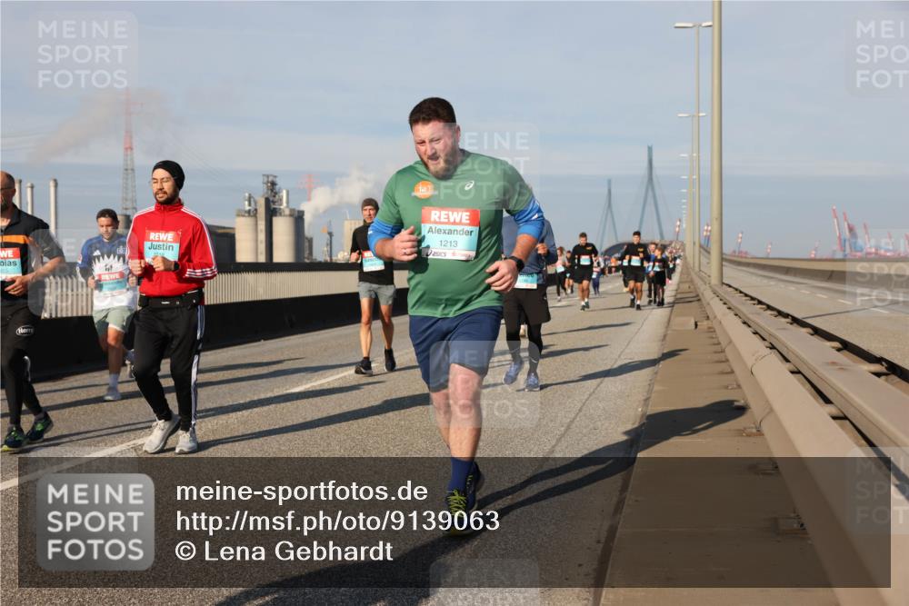 03.10.2025 - Köhlbrandbrückenlauf Lena Gebhardt http://msf.ph/oto/9139063 03.10.2025 09:56:44 Position 2 1213 meine-sportfotos.de