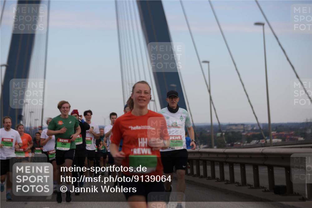 03.10.2025 - Köhlbrandbrückenlauf Jannik Wohlers http://msf.ph/oto/9139064 03.10.2025 15:31:13 Position 1 9580 meine-sportfotos.de