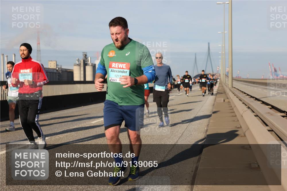 03.10.2025 - Köhlbrandbrückenlauf Lena Gebhardt http://msf.ph/oto/9139065 03.10.2025 09:56:44 Position 2 3216, 1213 meine-sportfotos.de