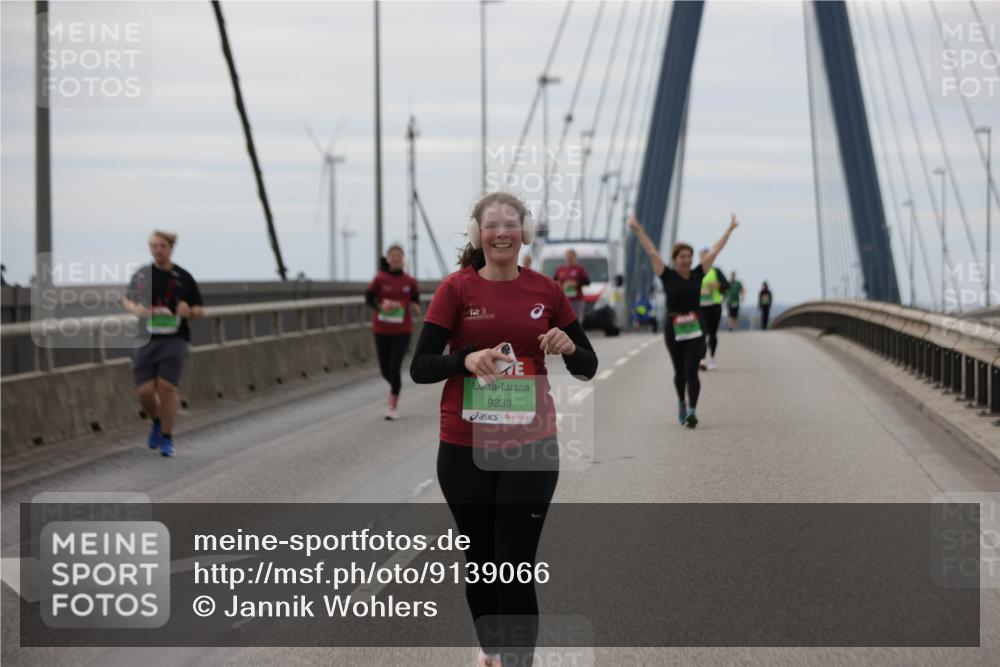 03.10.2025 - Köhlbrandbrückenlauf Jannik Wohlers http://msf.ph/oto/9139066 03.10.2025 16:09:37 Position 1 9233 meine-sportfotos.de