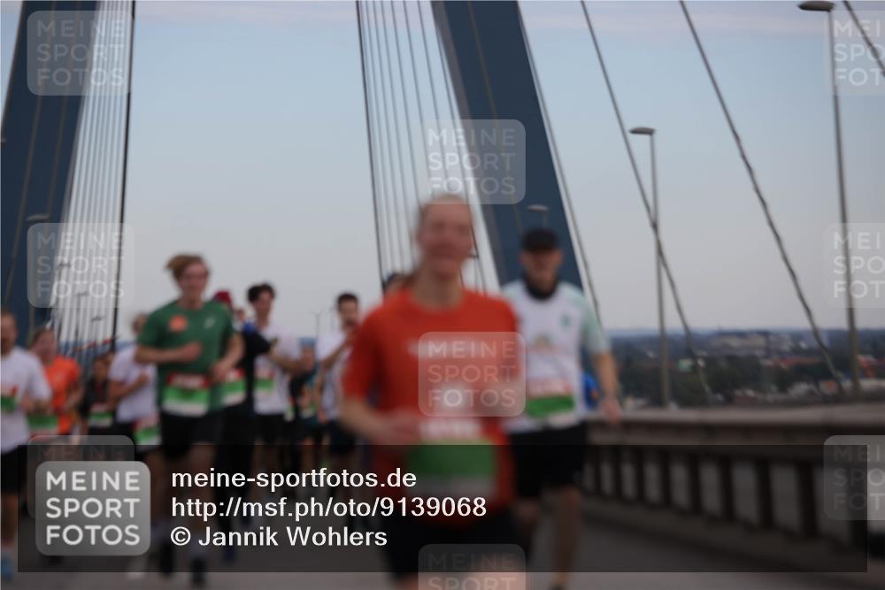 03.10.2025 - Köhlbrandbrückenlauf Jannik Wohlers http://msf.ph/oto/9139068 03.10.2025 15:31:13 Position 1  meine-sportfotos.de