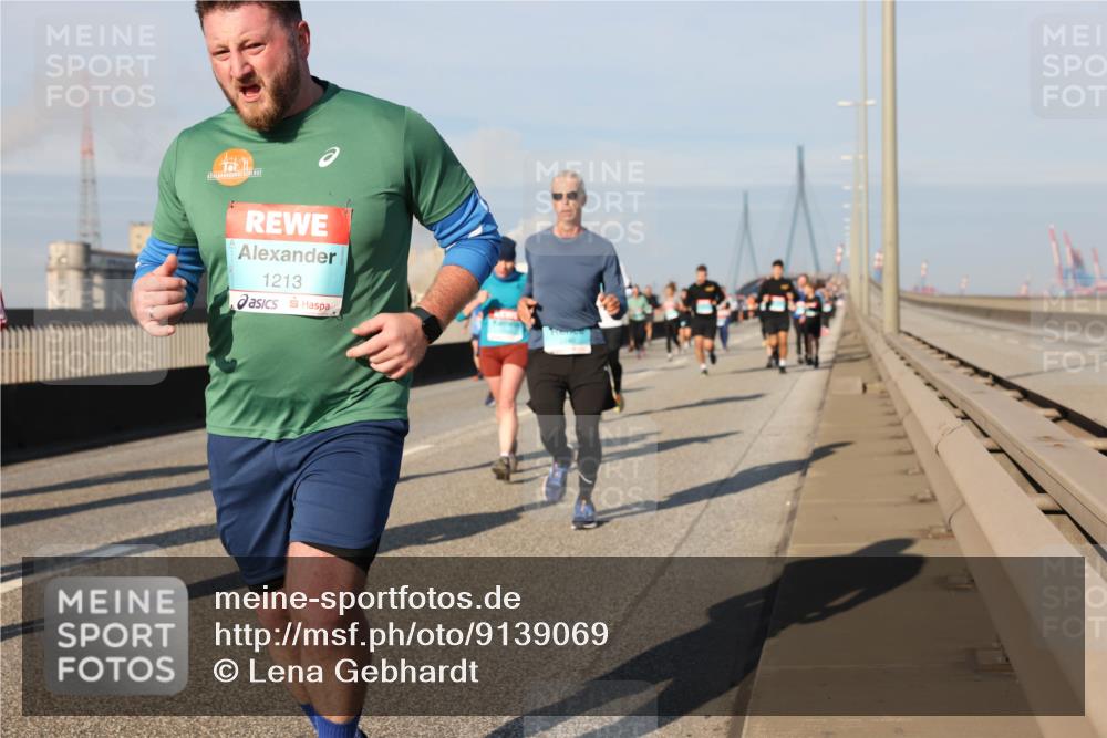 03.10.2025 - Köhlbrandbrückenlauf Lena Gebhardt http://msf.ph/oto/9139069 03.10.2025 09:56:45 Position 2 1213 meine-sportfotos.de