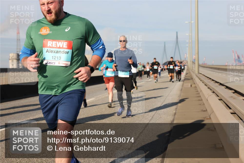 03.10.2025 - Köhlbrandbrückenlauf Lena Gebhardt http://msf.ph/oto/9139074 03.10.2025 09:56:45 Position 2 1213 meine-sportfotos.de