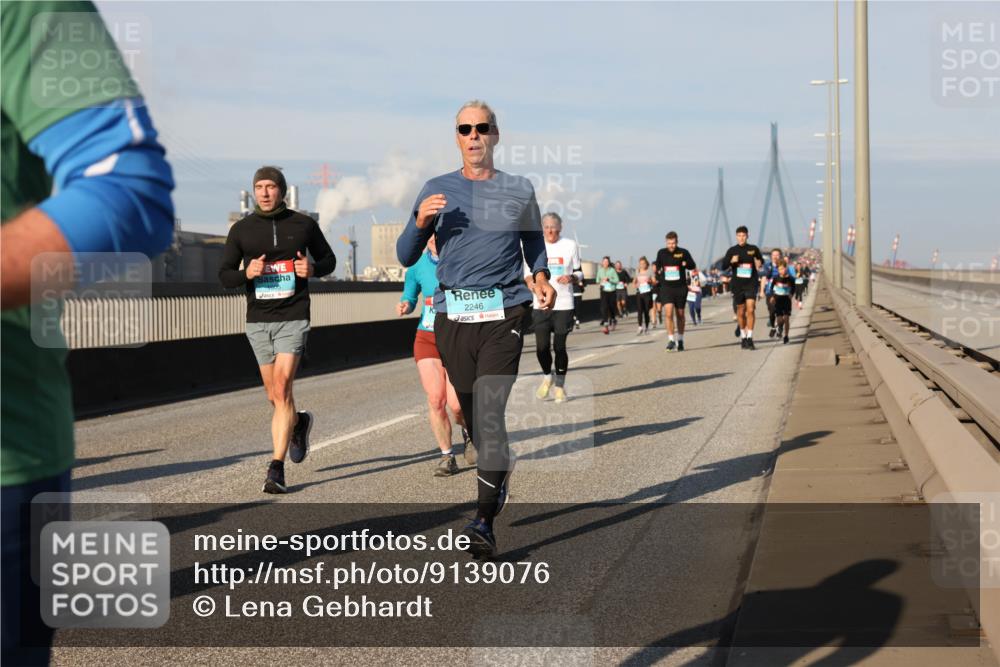 03.10.2025 - Köhlbrandbrückenlauf Lena Gebhardt http://msf.ph/oto/9139076 03.10.2025 09:56:45 Position 2 2246 meine-sportfotos.de