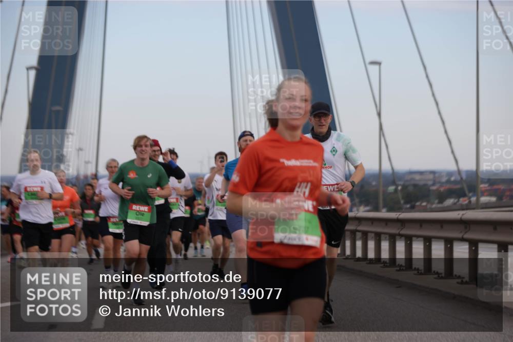 03.10.2025 - Köhlbrandbrückenlauf Jannik Wohlers http://msf.ph/oto/9139077 03.10.2025 15:31:13 Position 1 9427 meine-sportfotos.de