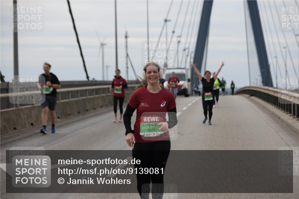 03.10.2025 - Köhlbrandbrückenlauf Jannik Wohlers http://msf.ph/oto/9139081 03.10.2025 16:09:37 Position 1 9233 meine-sportfotos.de