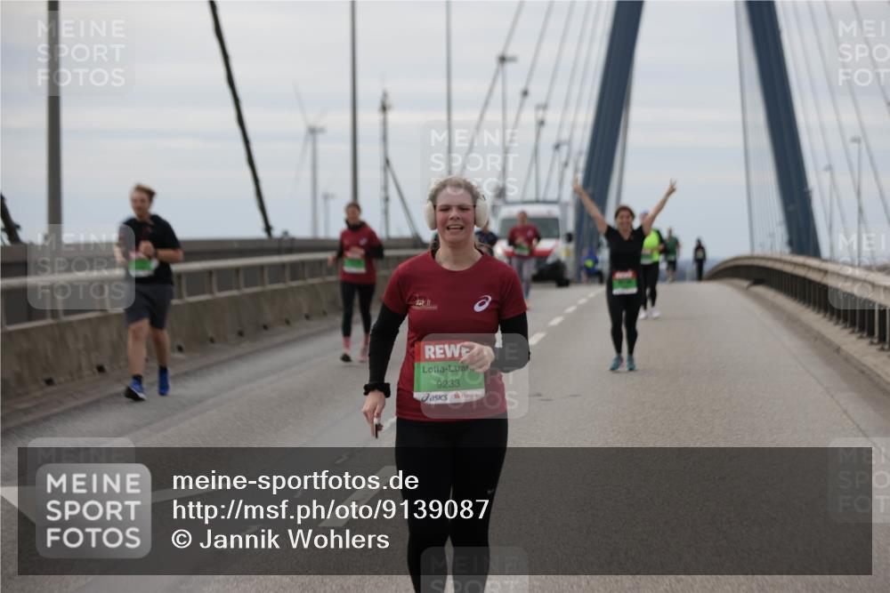03.10.2025 - Köhlbrandbrückenlauf Jannik Wohlers http://msf.ph/oto/9139087 03.10.2025 16:09:37 Position 1 9233 meine-sportfotos.de
