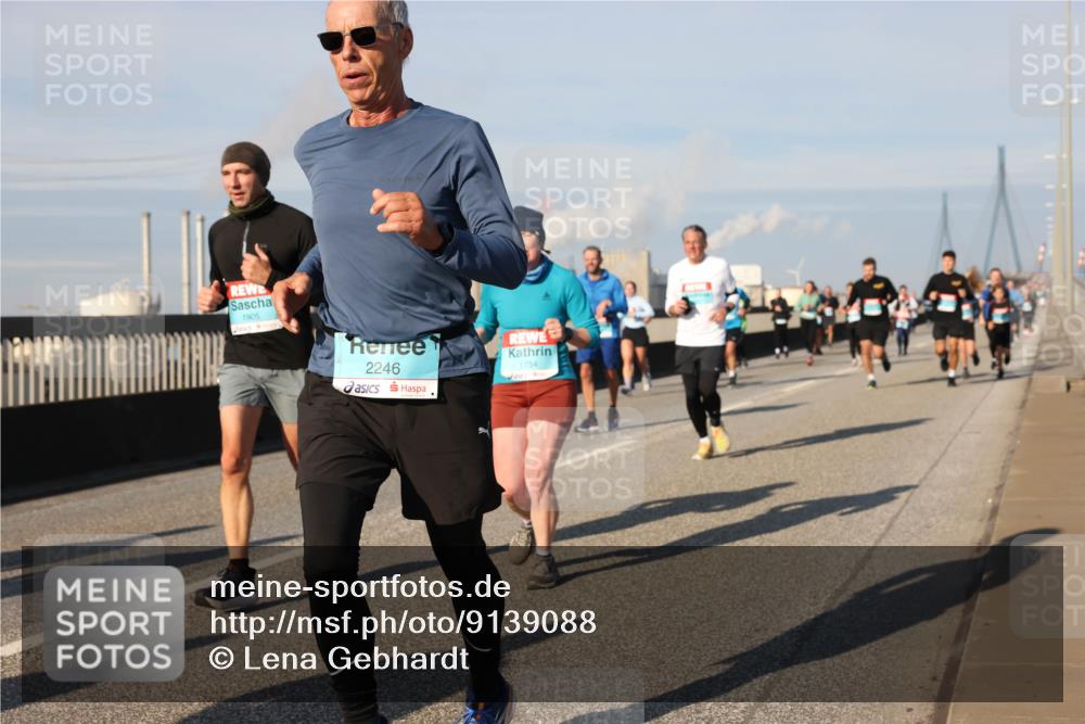 03.10.2025 - Köhlbrandbrückenlauf Lena Gebhardt http://msf.ph/oto/9139088 03.10.2025 09:56:46 Position 2 1905, 2246, 1754 meine-sportfotos.de