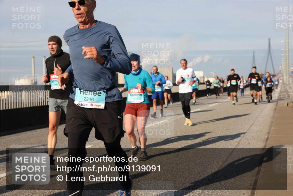 03.10.2025 - Köhlbrandbrückenlauf Lena Gebhardt http://msf.ph/oto/9139091 03.10.2025 09:56:46 Position 2 1905, 2246, 1754 meine-sportfotos.de