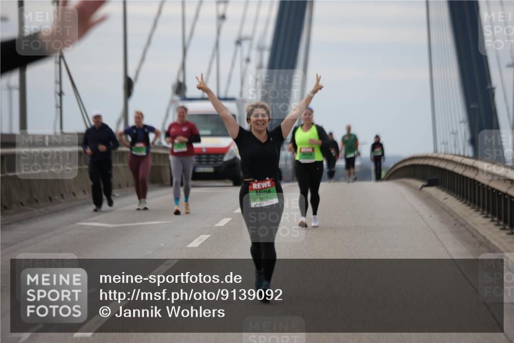 03.10.2025 - Köhlbrandbrückenlauf Jannik Wohlers http://msf.ph/oto/9139092 03.10.2025 16:09:38 Position 1 8403 meine-sportfotos.de
