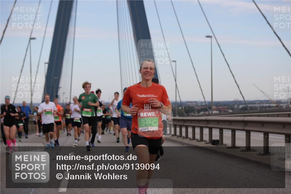 03.10.2025 - Köhlbrandbrückenlauf Jannik Wohlers http://msf.ph/oto/9139094 03.10.2025 15:31:13 Position 1 30, 9727 meine-sportfotos.de