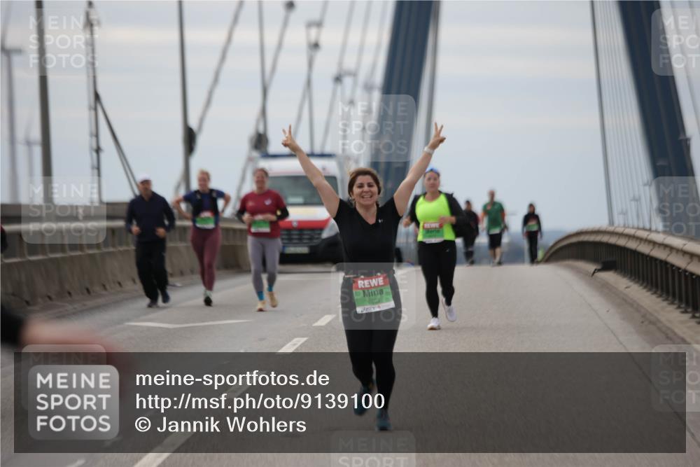 03.10.2025 - Köhlbrandbrückenlauf Jannik Wohlers http://msf.ph/oto/9139100 03.10.2025 16:09:38 Position 1 8403 meine-sportfotos.de