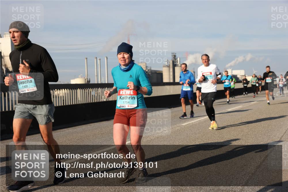 03.10.2025 - Köhlbrandbrückenlauf Lena Gebhardt http://msf.ph/oto/9139101 03.10.2025 09:56:47 Position 2 1905, 1754 meine-sportfotos.de