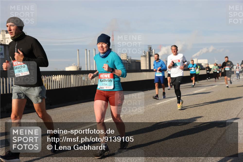 03.10.2025 - Köhlbrandbrückenlauf Lena Gebhardt http://msf.ph/oto/9139105 03.10.2025 09:56:47 Position 2 1905, 1754 meine-sportfotos.de