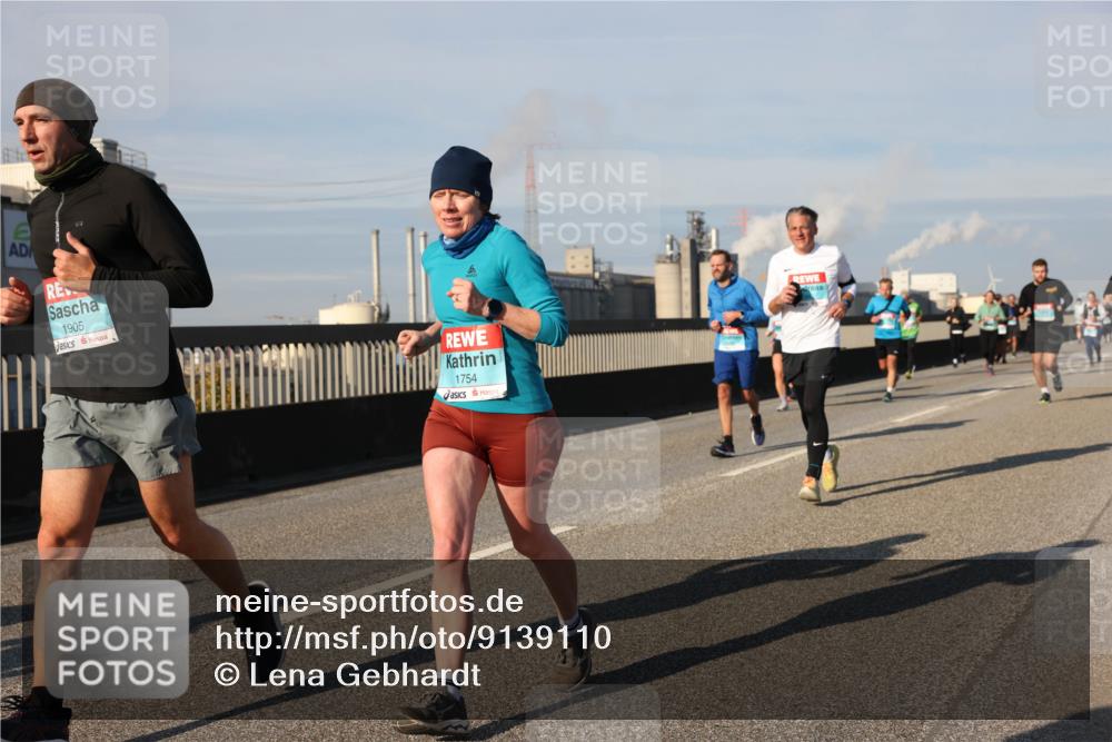 03.10.2025 - Köhlbrandbrückenlauf Lena Gebhardt http://msf.ph/oto/9139110 03.10.2025 09:56:47 Position 2 1905, 1754 meine-sportfotos.de