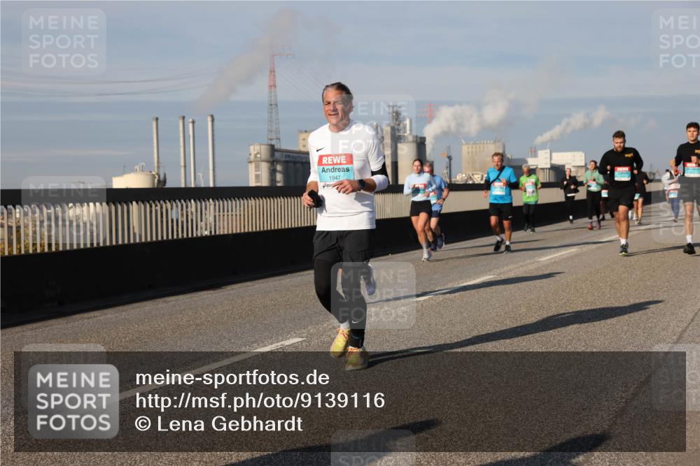 03.10.2025 - Köhlbrandbrückenlauf Lena Gebhardt http://msf.ph/oto/9139116 03.10.2025 09:56:48 Position 2 1947 meine-sportfotos.de