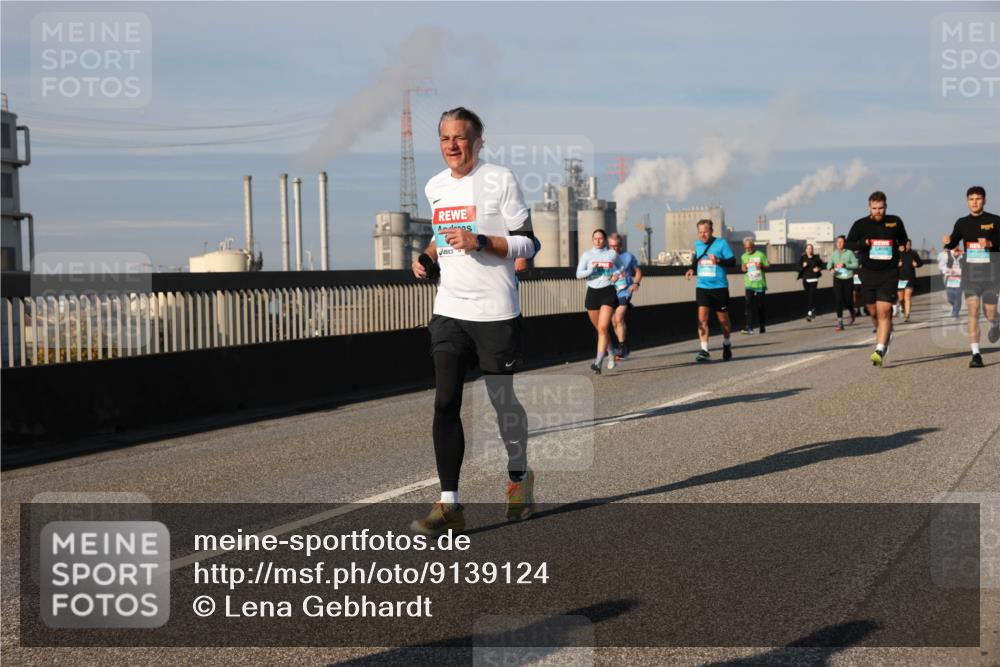 03.10.2025 - Köhlbrandbrückenlauf Lena Gebhardt http://msf.ph/oto/9139124 03.10.2025 09:56:48 Position 2  meine-sportfotos.de