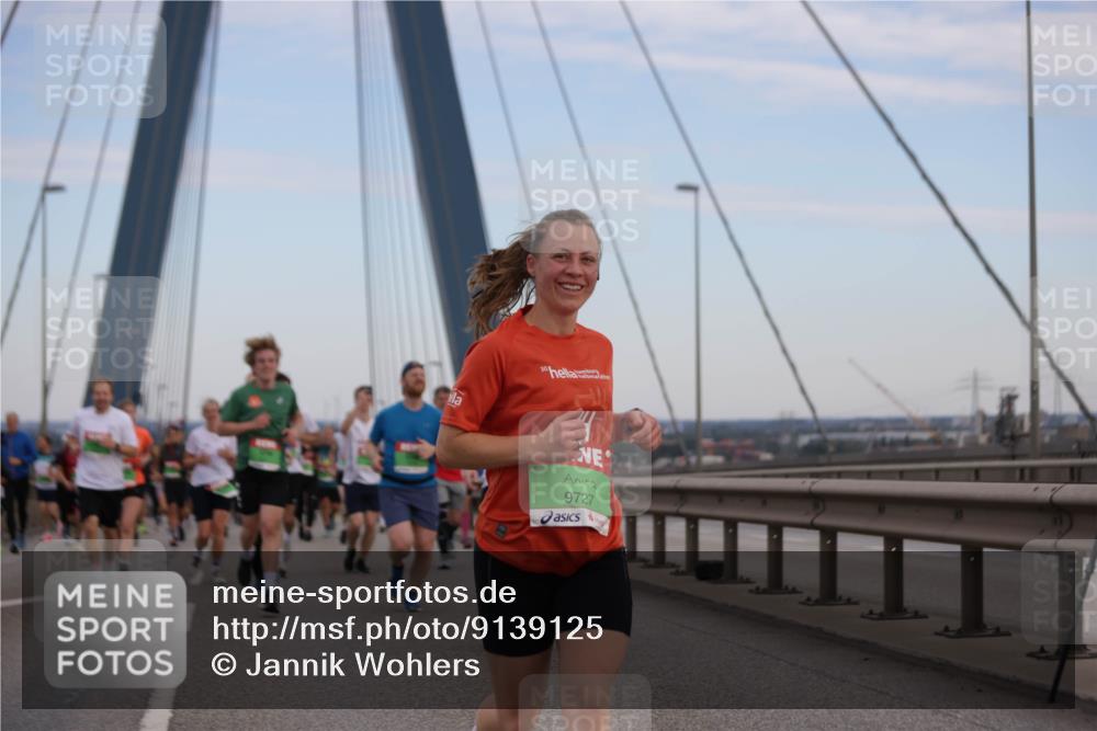 03.10.2025 - Köhlbrandbrückenlauf Jannik Wohlers http://msf.ph/oto/9139125 03.10.2025 15:31:14 Position 1 30, 9727 meine-sportfotos.de