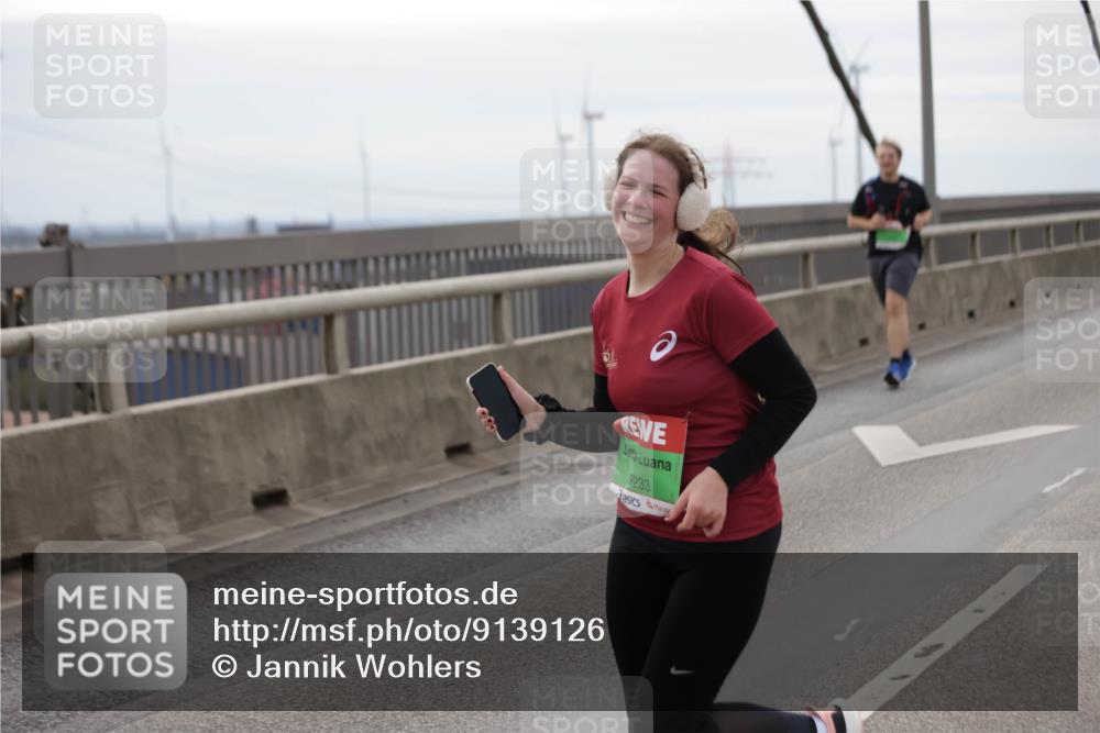 03.10.2025 - Köhlbrandbrückenlauf Jannik Wohlers http://msf.ph/oto/9139126 03.10.2025 16:09:39 Position 1 9233 meine-sportfotos.de