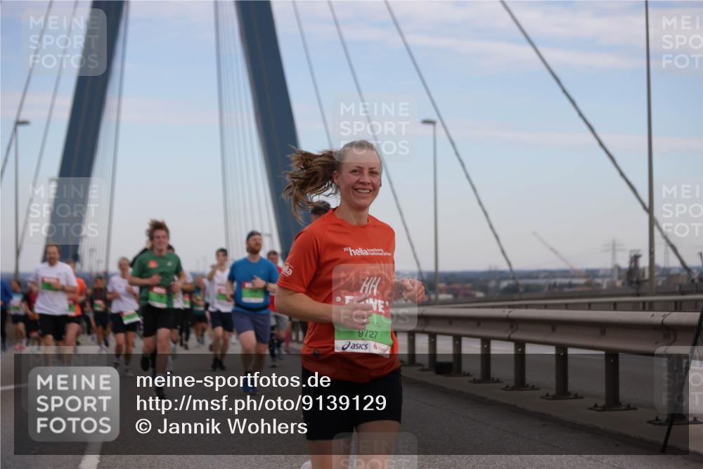 03.10.2025 - Köhlbrandbrückenlauf Jannik Wohlers http://msf.ph/oto/9139129 03.10.2025 15:31:14 Position 1 30, 9727 meine-sportfotos.de