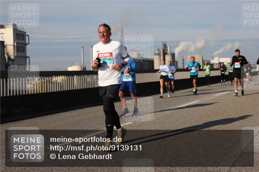 03.10.2025 - Köhlbrandbrückenlauf Lena Gebhardt http://msf.ph/oto/9139131 03.10.2025 09:56:49 Position 2 1947 meine-sportfotos.de