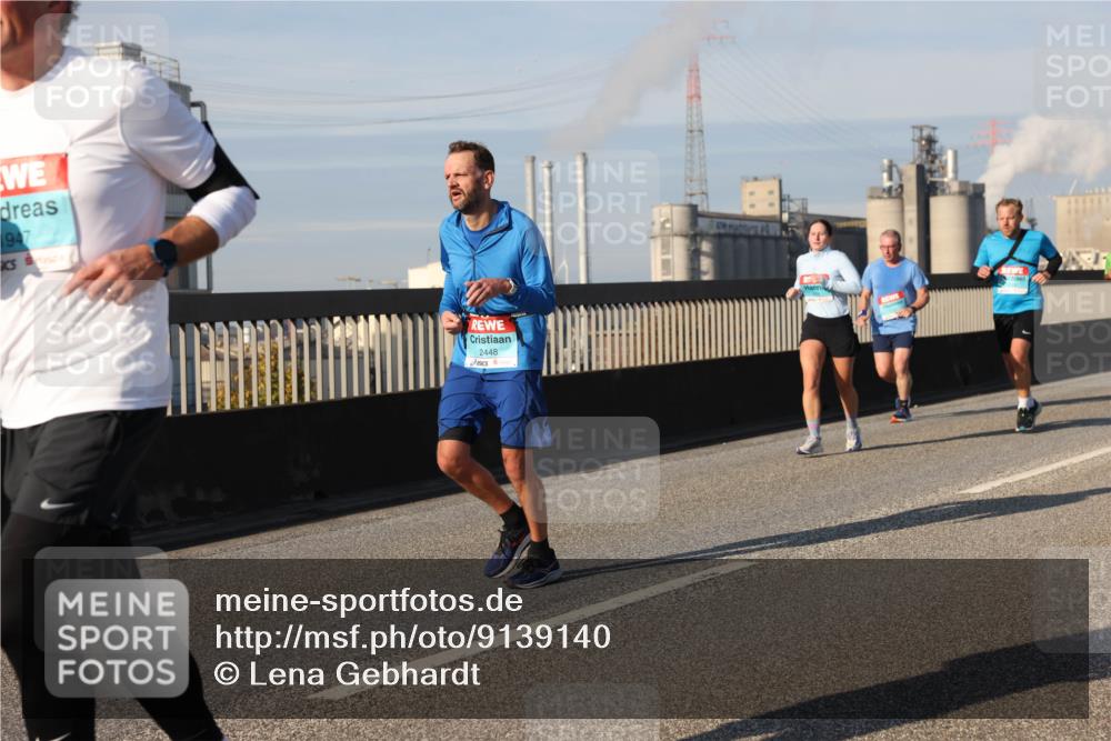 03.10.2025 - Köhlbrandbrückenlauf Lena Gebhardt http://msf.ph/oto/9139140 03.10.2025 09:56:49 Position 2 1947, 2448 meine-sportfotos.de