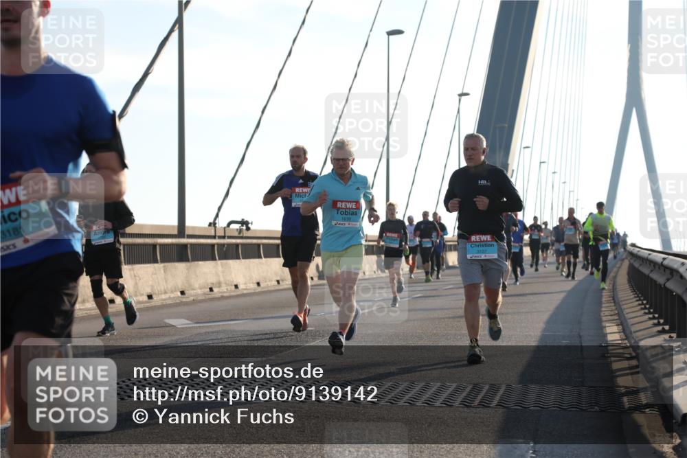 03.10.2025 - Köhlbrandbrückenlauf Yannick Fuchs http://msf.ph/oto/9139142 03.10.2025 08:23:36 Position 2 3181, 1639, 3137 meine-sportfotos.de