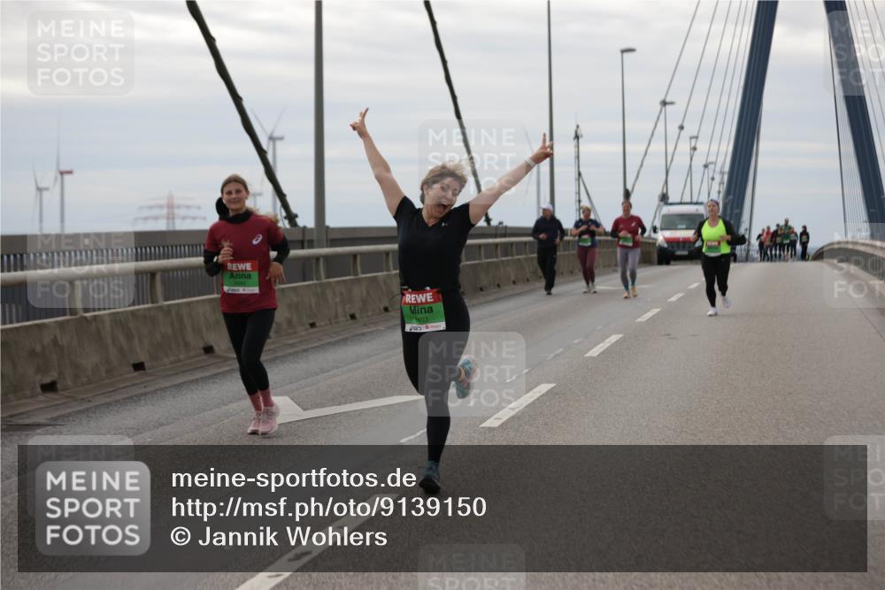 03.10.2025 - Köhlbrandbrückenlauf Jannik Wohlers http://msf.ph/oto/9139150 03.10.2025 16:09:43 Position 1 8403 meine-sportfotos.de