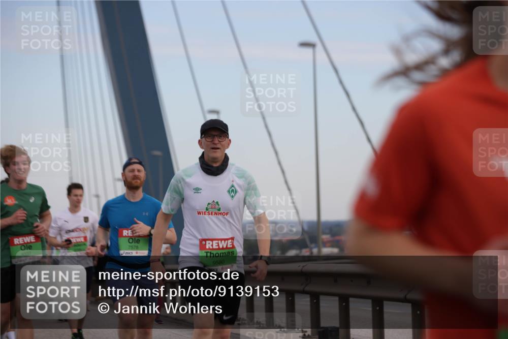 03.10.2025 - Köhlbrandbrückenlauf Jannik Wohlers http://msf.ph/oto/9139153 03.10.2025 15:31:14 Position 1 9337, 7578, 9580 meine-sportfotos.de
