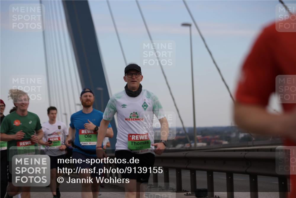 03.10.2025 - Köhlbrandbrückenlauf Jannik Wohlers http://msf.ph/oto/9139155 03.10.2025 15:31:15 Position 1 9337, 7578, 9580 meine-sportfotos.de