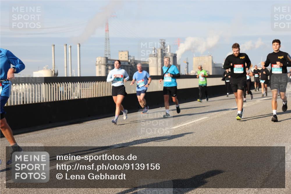 03.10.2025 - Köhlbrandbrückenlauf Lena Gebhardt http://msf.ph/oto/9139156 03.10.2025 09:56:50 Position 2  meine-sportfotos.de