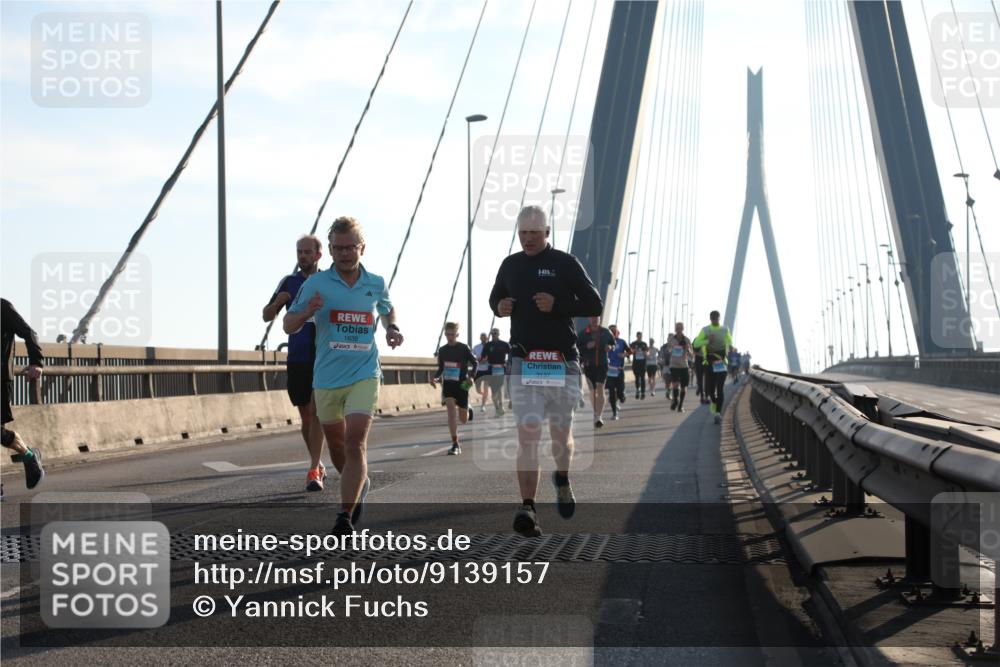 03.10.2025 - Köhlbrandbrückenlauf Yannick Fuchs http://msf.ph/oto/9139157 03.10.2025 08:23:36 Position 2 1639, 3137 meine-sportfotos.de
