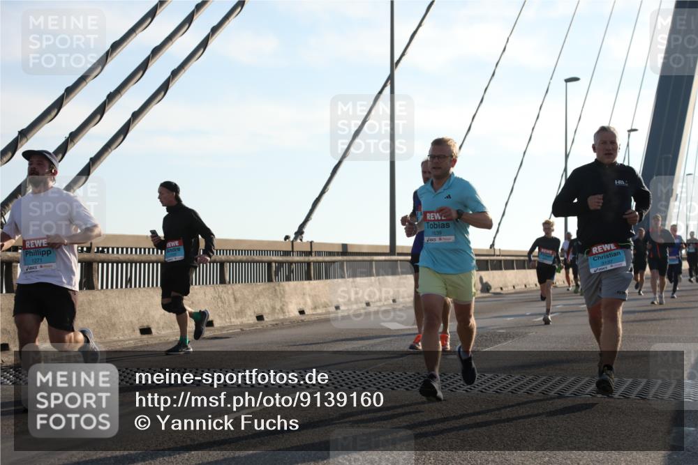 03.10.2025 - Köhlbrandbrückenlauf Yannick Fuchs http://msf.ph/oto/9139160 03.10.2025 08:23:37 Position 2 1271, 1639, 3137 meine-sportfotos.de