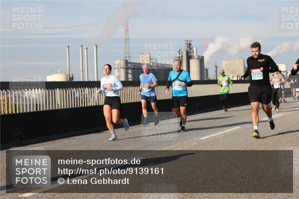 03.10.2025 - Köhlbrandbrückenlauf Lena Gebhardt http://msf.ph/oto/9139161 03.10.2025 09:56:50 Position 2 3206 meine-sportfotos.de