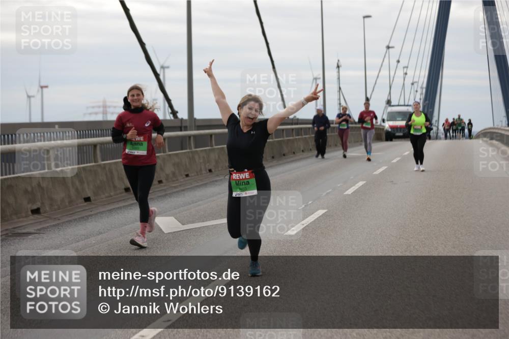 03.10.2025 - Köhlbrandbrückenlauf Jannik Wohlers http://msf.ph/oto/9139162 03.10.2025 16:09:43 Position 1 8403 meine-sportfotos.de