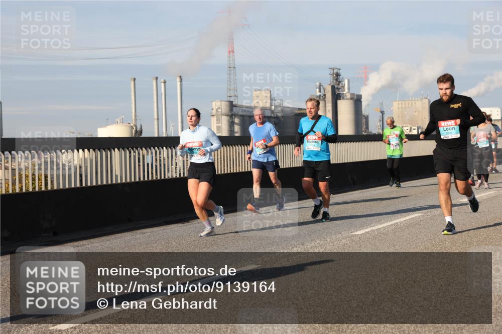 03.10.2025 - Köhlbrandbrückenlauf Lena Gebhardt http://msf.ph/oto/9139164 03.10.2025 09:56:50 Position 2 3206 meine-sportfotos.de