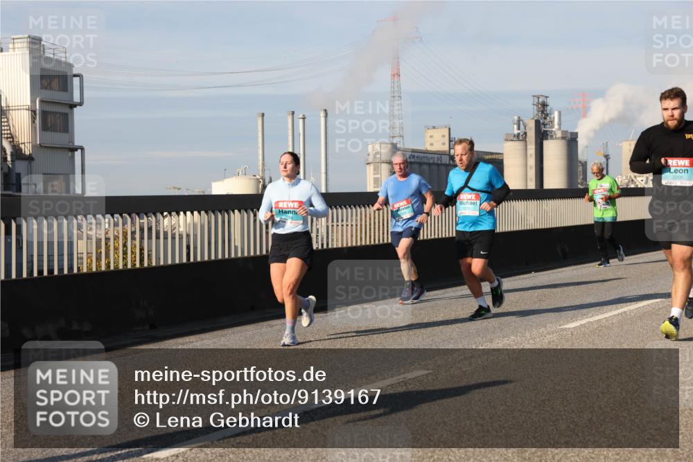 03.10.2025 - Köhlbrandbrückenlauf Lena Gebhardt http://msf.ph/oto/9139167 03.10.2025 09:56:50 Position 2 3206 meine-sportfotos.de