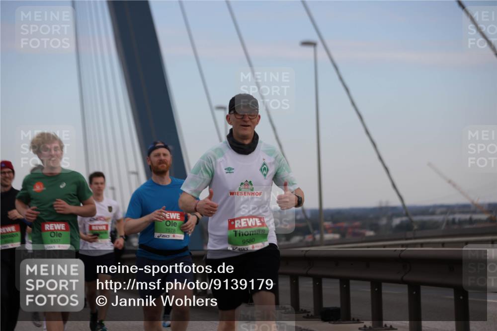 03.10.2025 - Köhlbrandbrückenlauf Jannik Wohlers http://msf.ph/oto/9139179 03.10.2025 15:31:15 Position 1 9337, 7578, 9580 meine-sportfotos.de