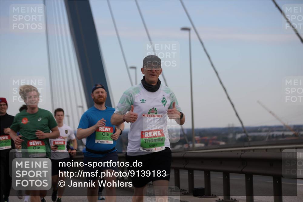 03.10.2025 - Köhlbrandbrückenlauf Jannik Wohlers http://msf.ph/oto/9139183 03.10.2025 15:31:15 Position 1 9337, 7578, 9580 meine-sportfotos.de